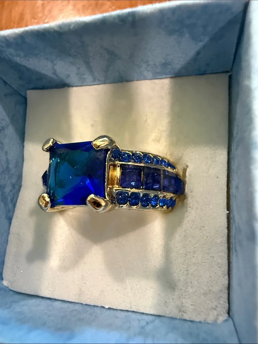 Vintage Gold-Tone Ring with Royal Blue Gemstone Accents Size 7.5